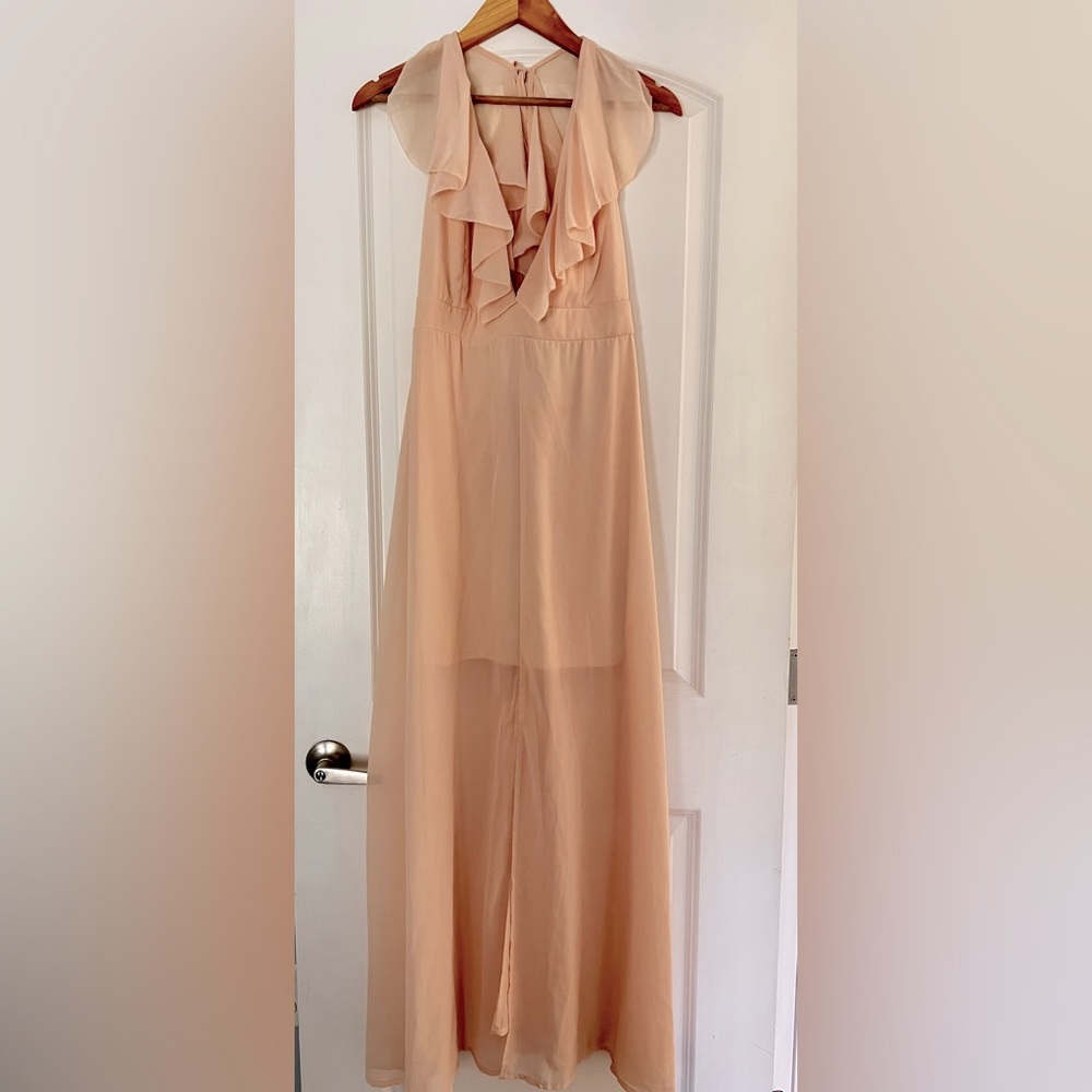 Never used long dress, perfect for fine brunch, summer parties or a day wedding!